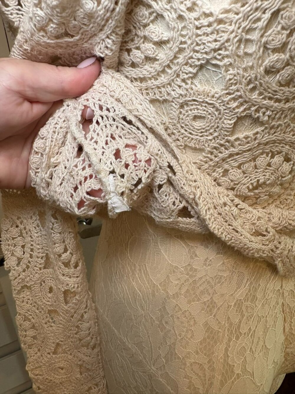 Zara Beige Crochet Lace Romantic Puff Sleeve Scalloped Hem Top Size S - Picture 11 of 12
